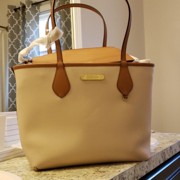 Michael Kors Medium Reversible Tote Bag - Picture 6 of 6